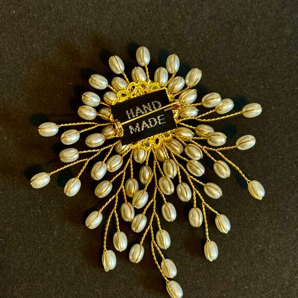 Handmade Gold Tone Wire French Style Faux Pearl Pin Brooch - Picture 3 of 7